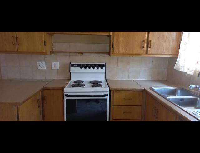 2 BEDROOM TOWNHOUSE FOR SALE IN THE ORCHARDS